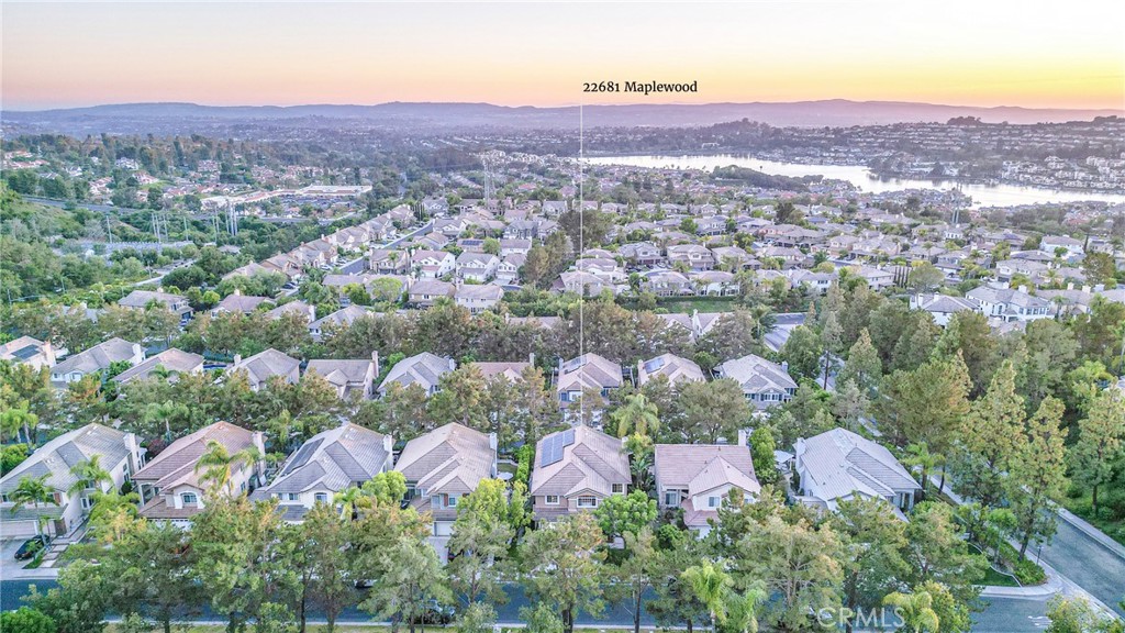 22681 Maplewood