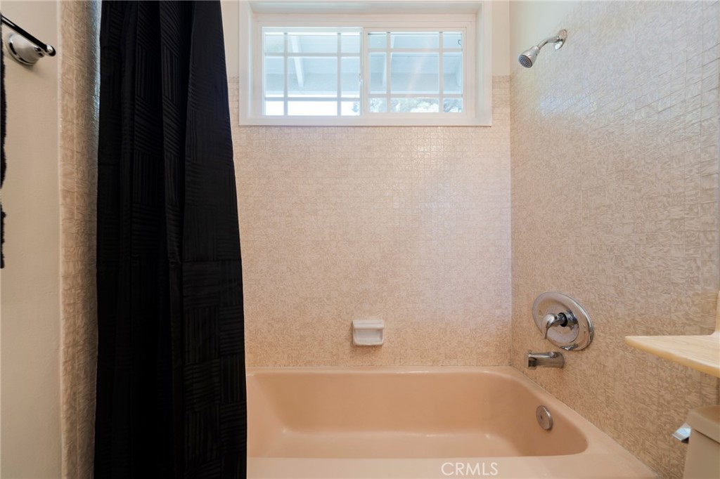 5692 Richmond Avenue