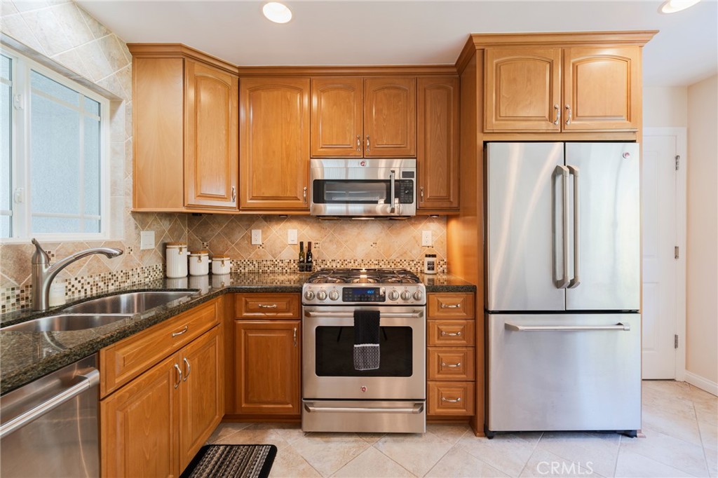 5692 Richmond Avenue