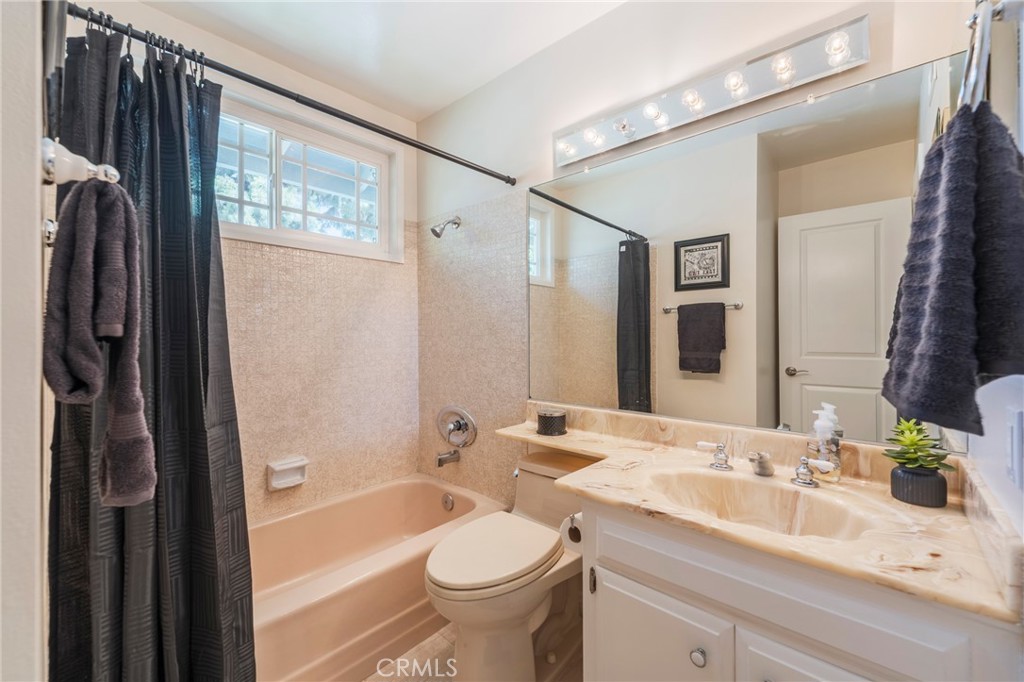 5692 Richmond Avenue