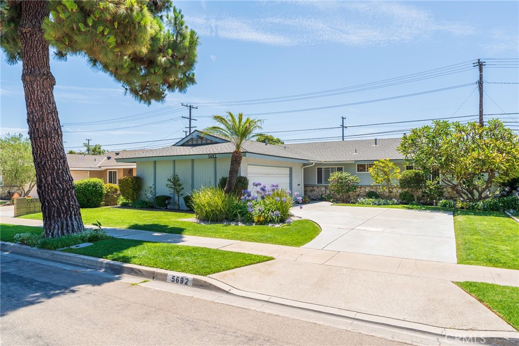 5692 Richmond Avenue