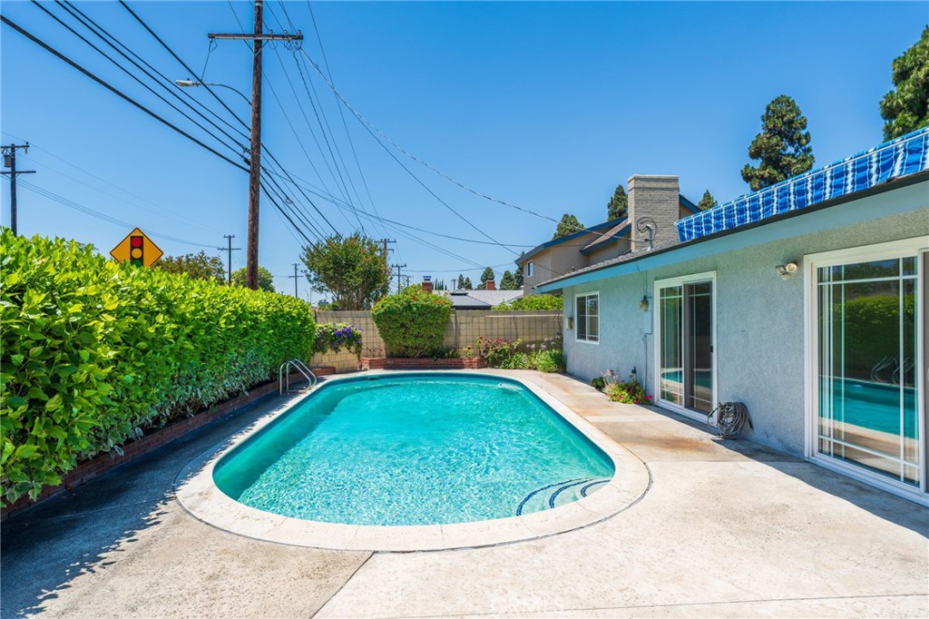 5692 Richmond Avenue