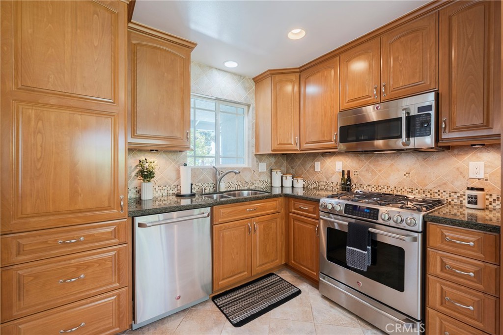 5692 Richmond Avenue