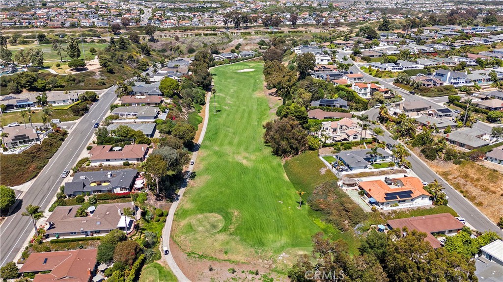 2805 Via Montecito