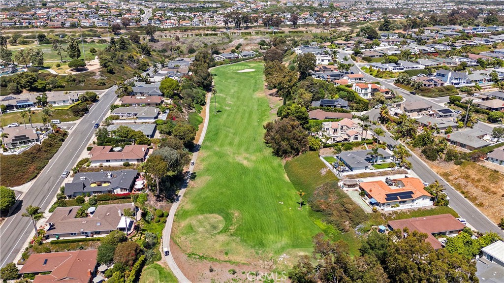 2805 Via Montecito