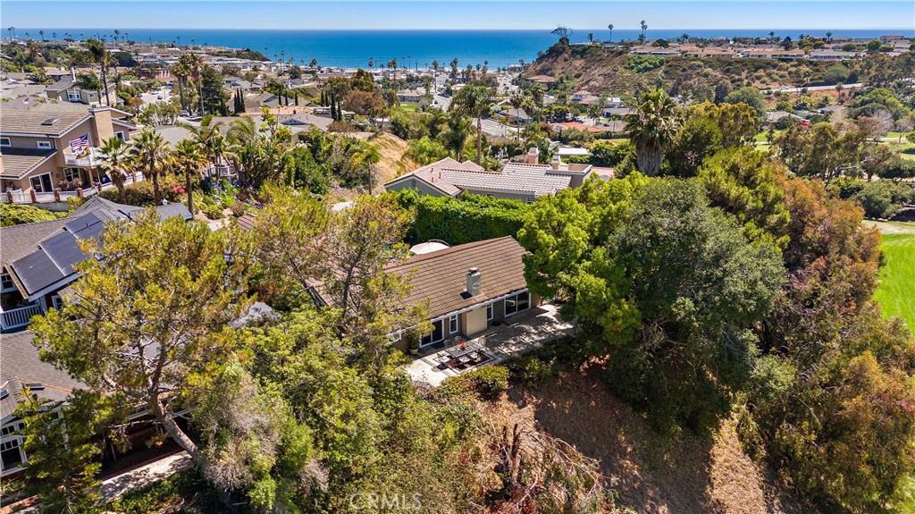 2805 Via Montecito