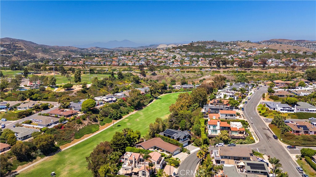 2805 Via Montecito