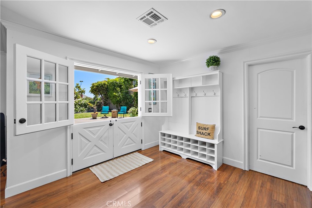 2805 Via Montecito