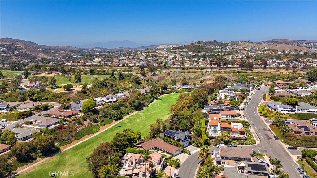 2805 Via Montecito