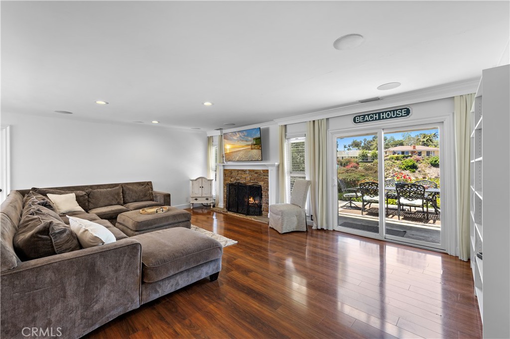 2805 Via Montecito