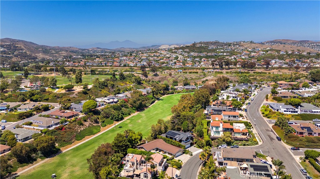 2805 Via Montecito