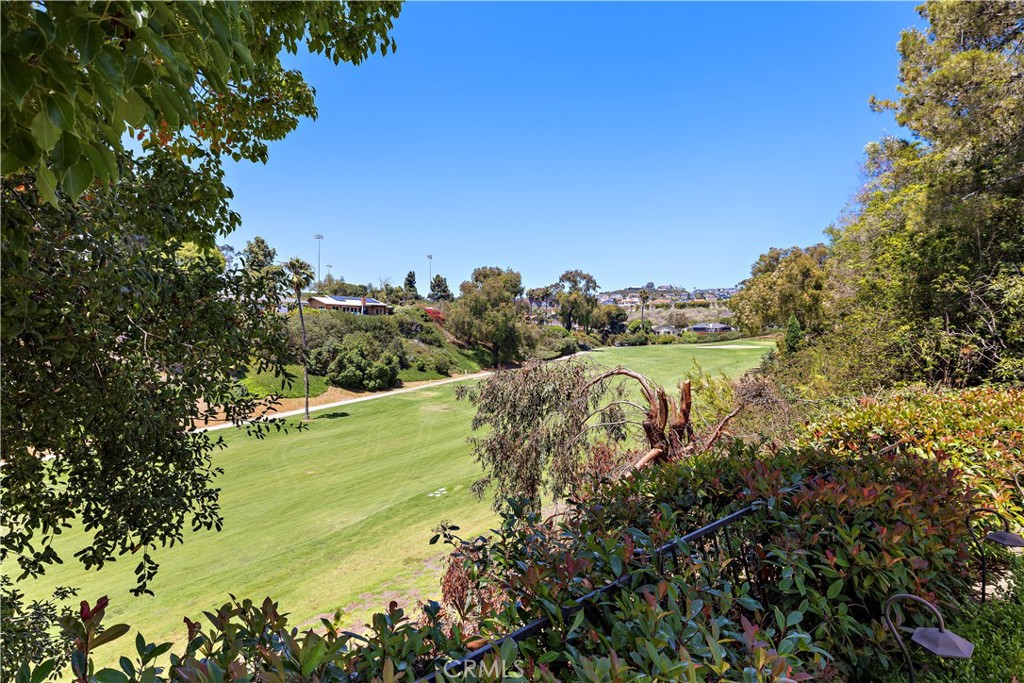2805 Via Montecito