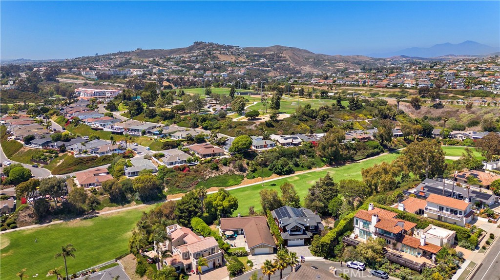 2805 Via Montecito