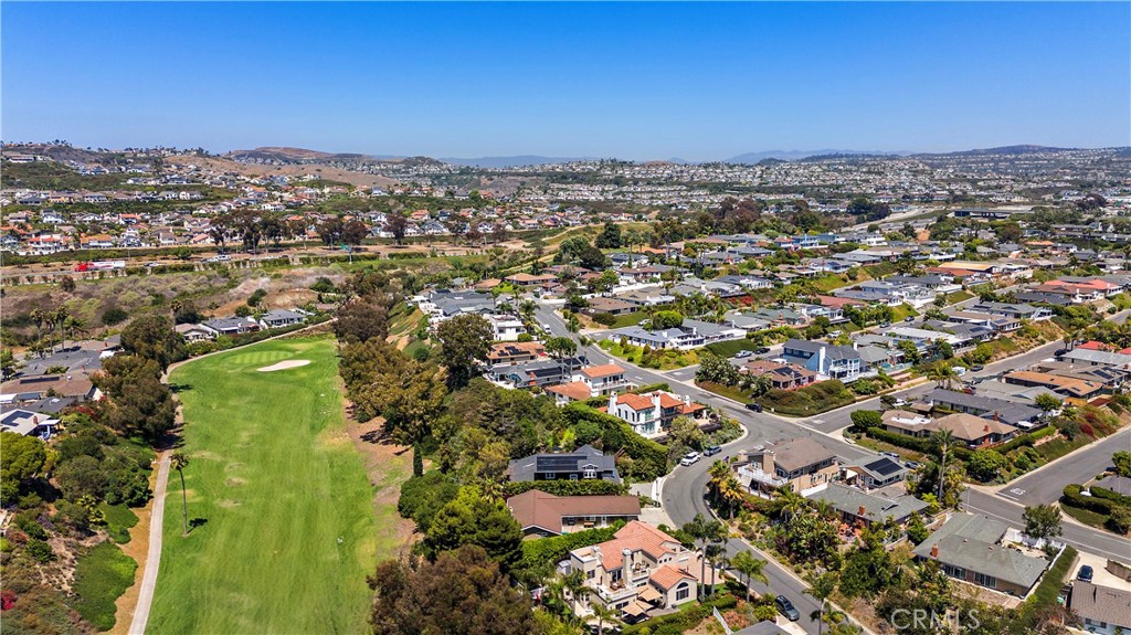 2805 Via Montecito