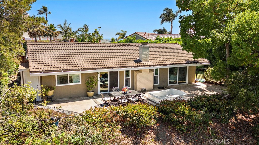 2805 Via Montecito