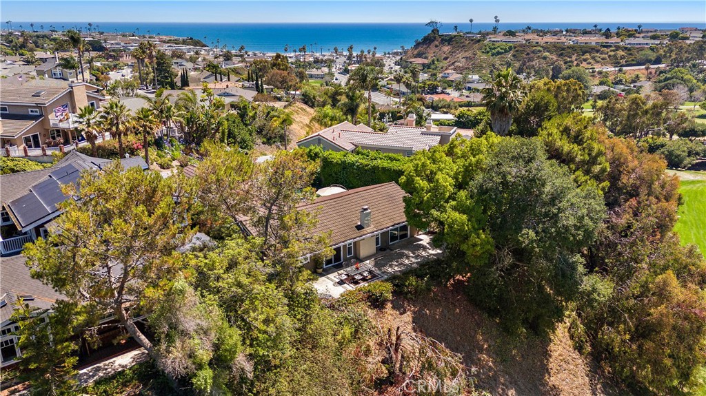 2805 Via Montecito
