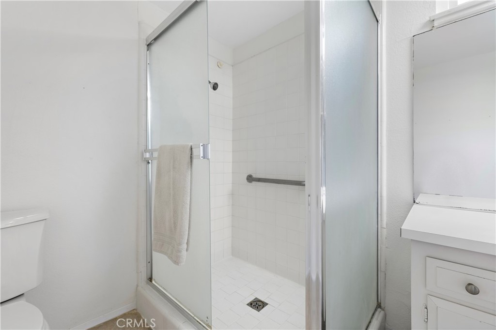 2805 Via Montecito