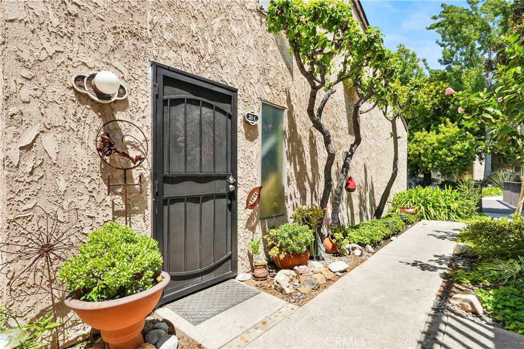 7890 E Spring Street 21i