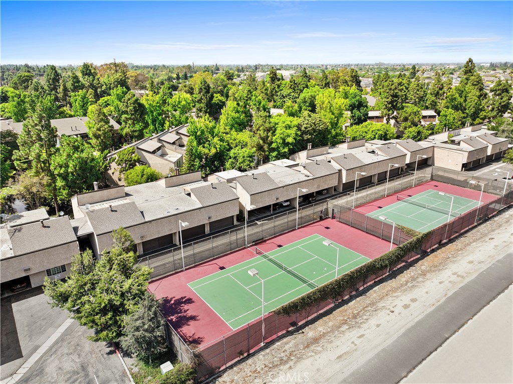 7890 E Spring Street 21i