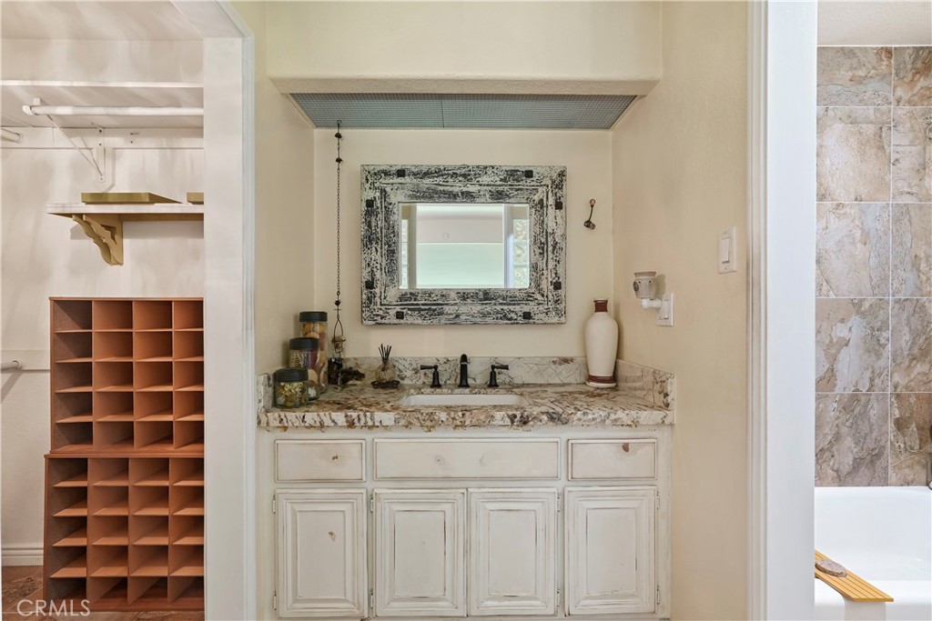 7890 E Spring Street 21i