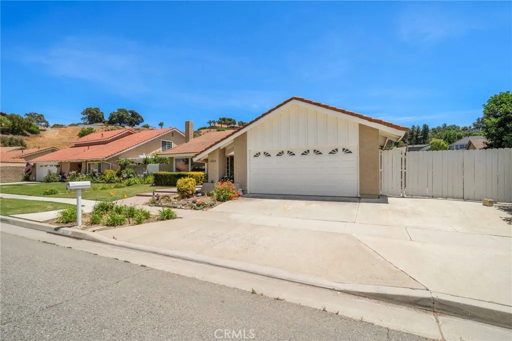 6220 E Palo Alto Drive