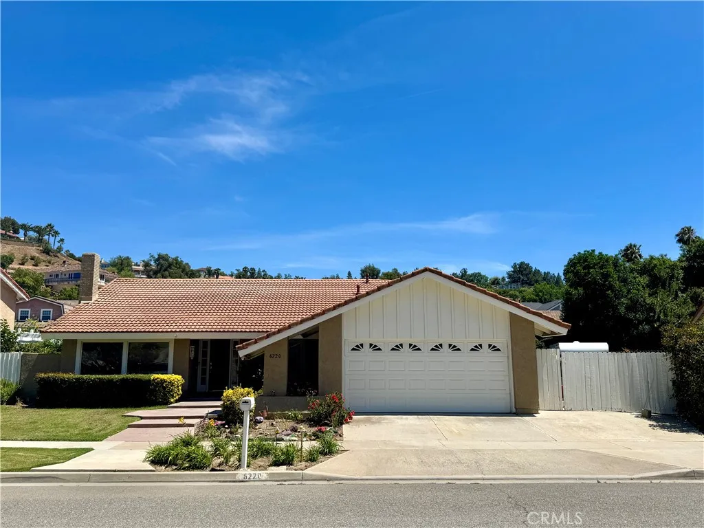 6220 E Palo Alto Drive