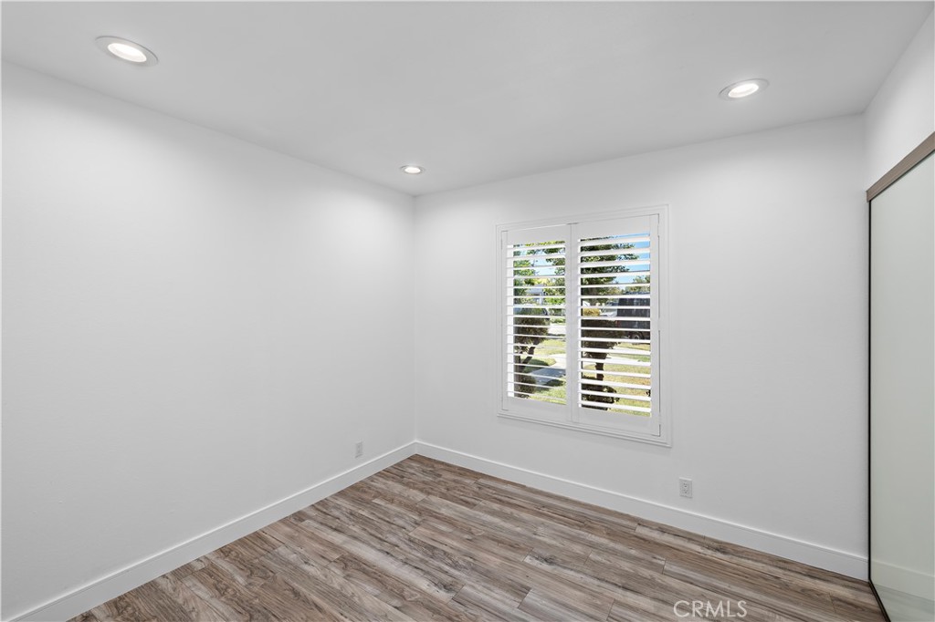 822 E Borchard Avenue