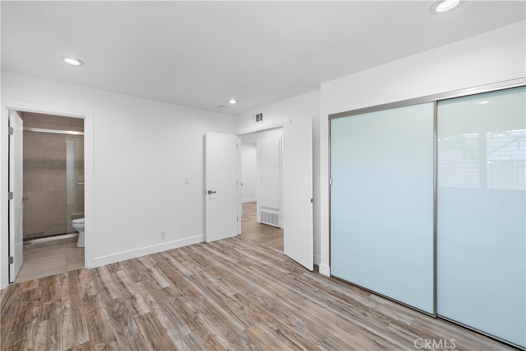 822 E Borchard Avenue