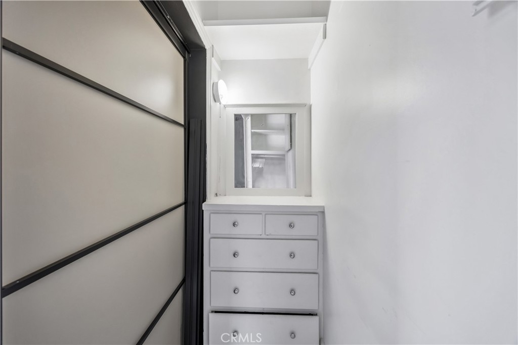 325 W 3rd Street 201