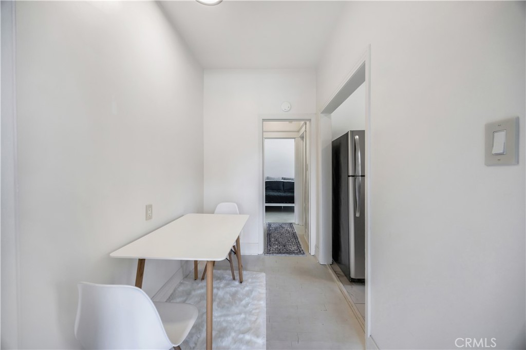 325 W 3rd Street 201