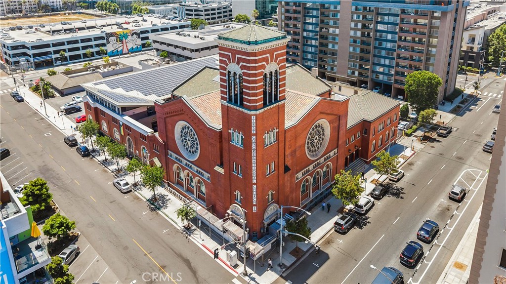 325 W 3rd Street 201