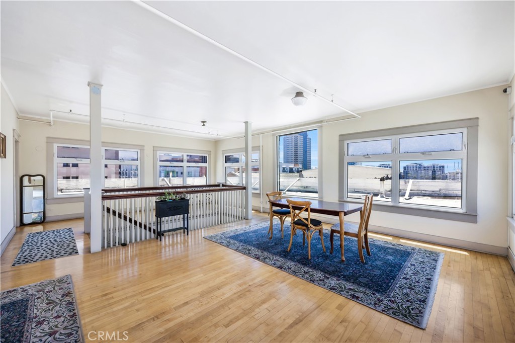 325 W 3rd Street 201