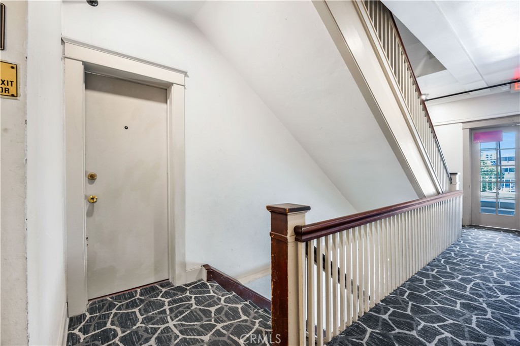325 W 3rd Street 201