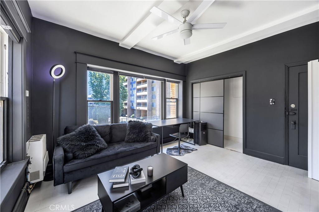 325 W 3rd Street 201