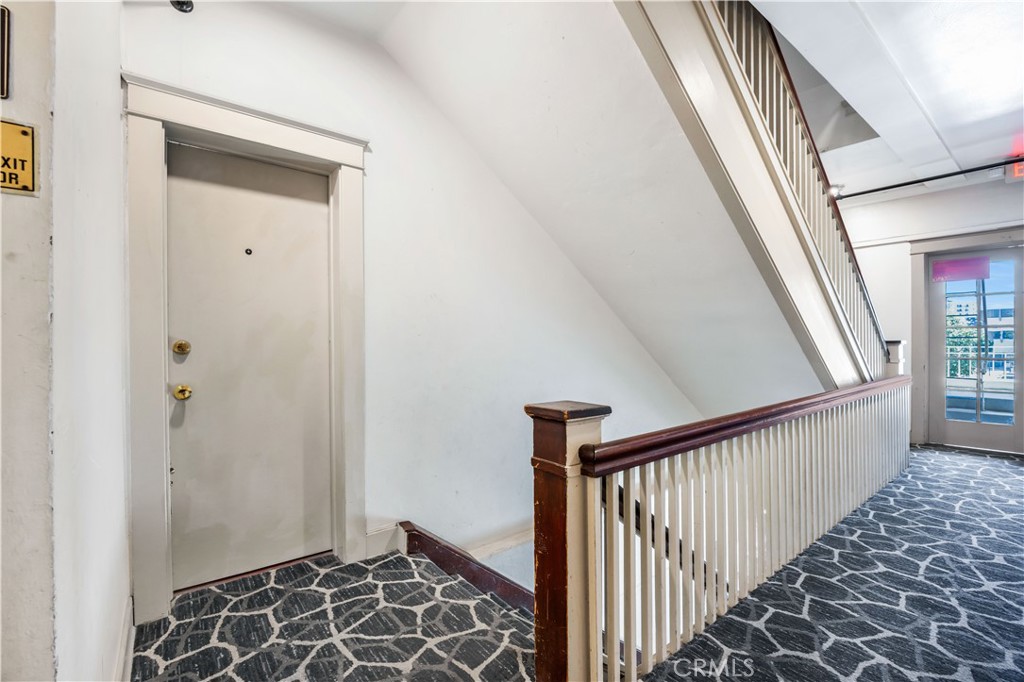 325 W 3rd Street 201