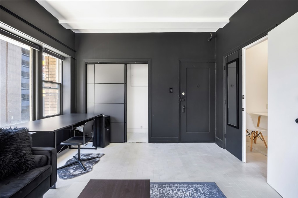325 W 3rd Street 201