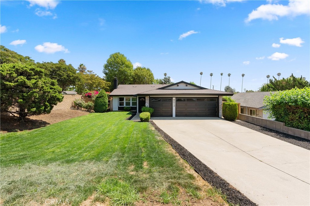 8013 Orangewood Drive