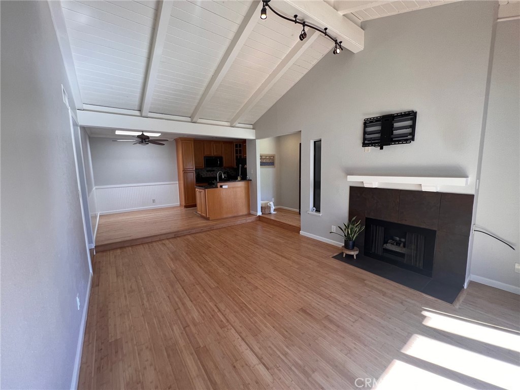 21372 Brookhurst Street 327