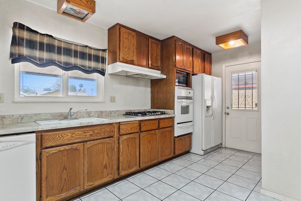 5932 Chinook Drive