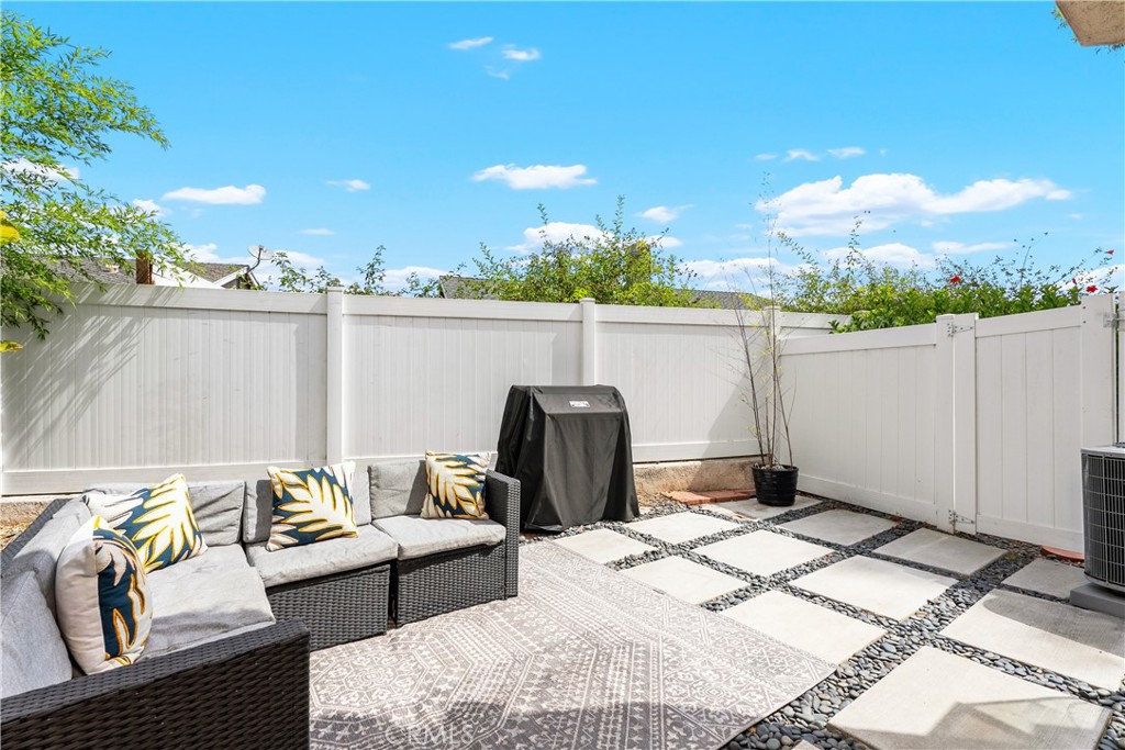 915 Lombard Court