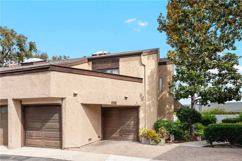 915 Lombard Court