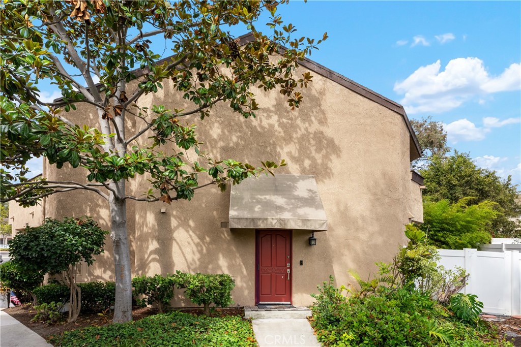 915 Lombard Court
