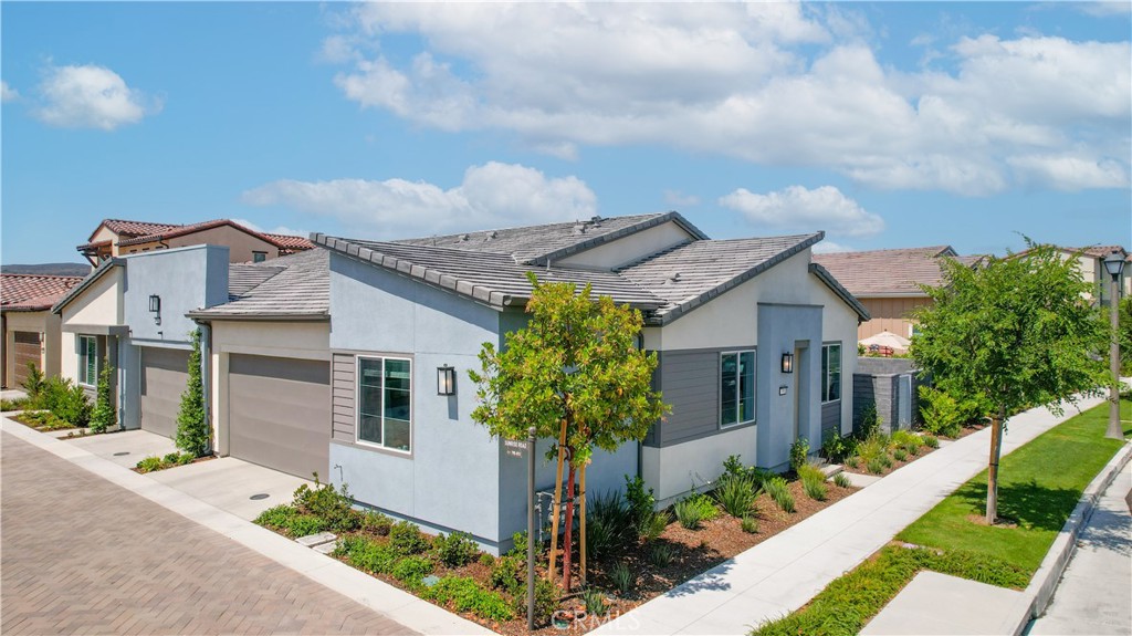 790 Sunrise Road