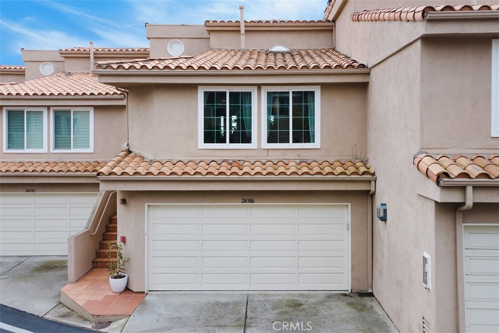 24386 Vista Point Lane