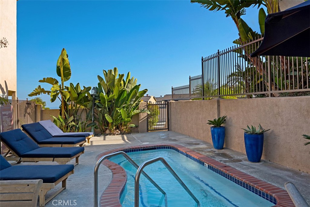 24386 Vista Point Lane