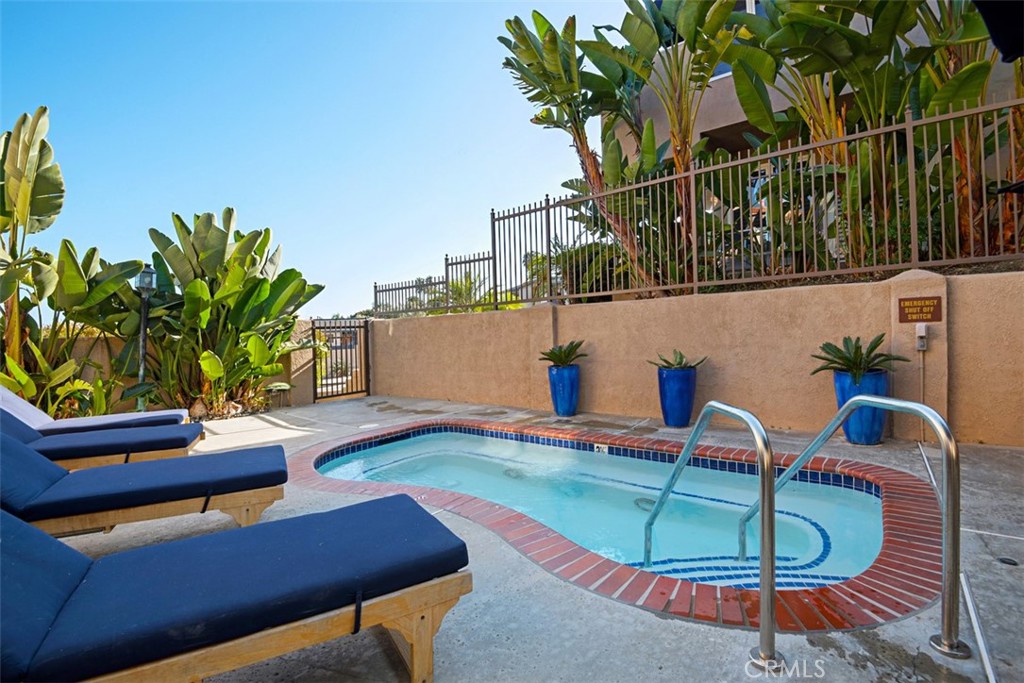 24386 Vista Point Lane