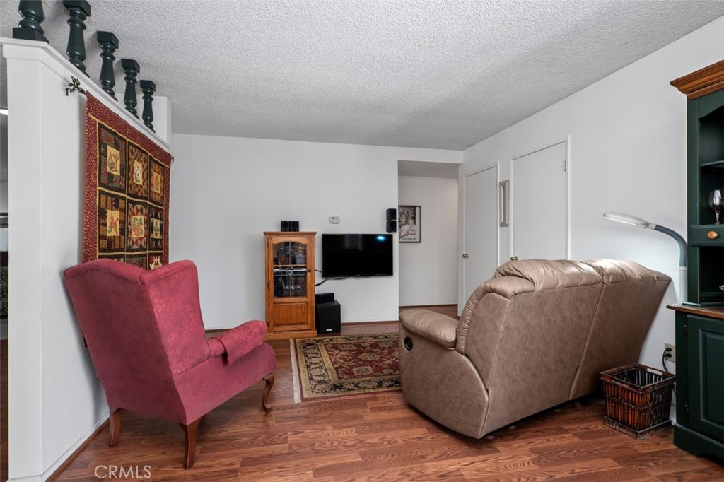 2233 E Everett Place