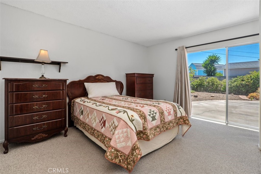 2233 E Everett Place