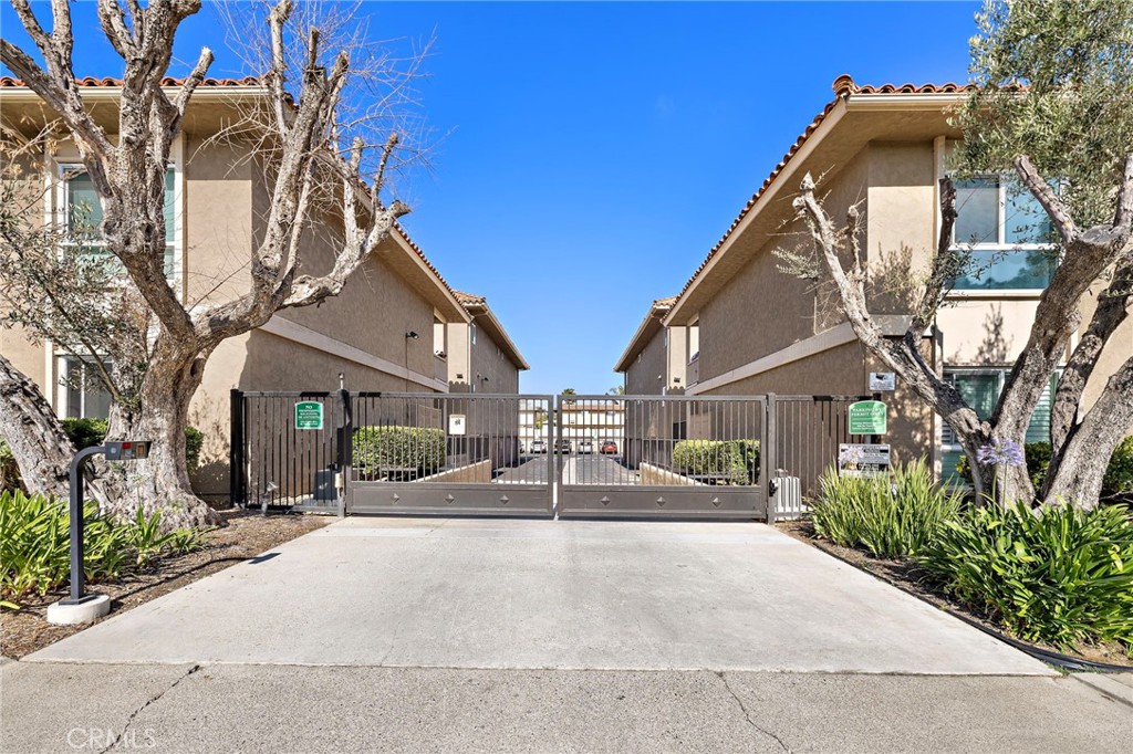 611 S La Veta Park Circle CI229