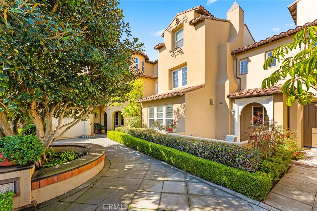 21414 VERA Circle